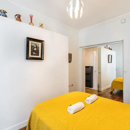34m Well Located - Montmartre District Paris