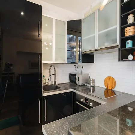 34m Well Located - Montmartre District Apartment *