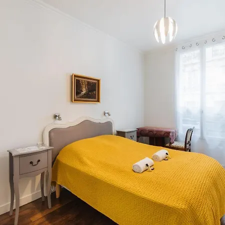 34m Well Located - Montmartre District Paris