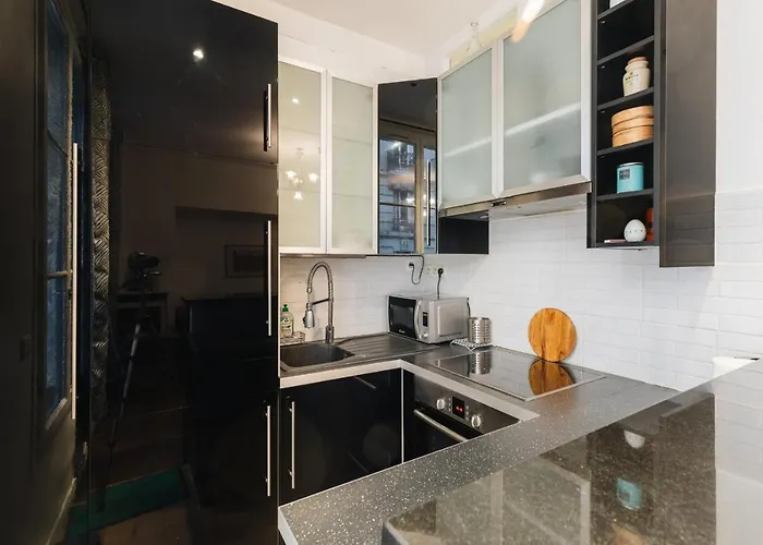 34m Well Located - Montmartre District شقة *