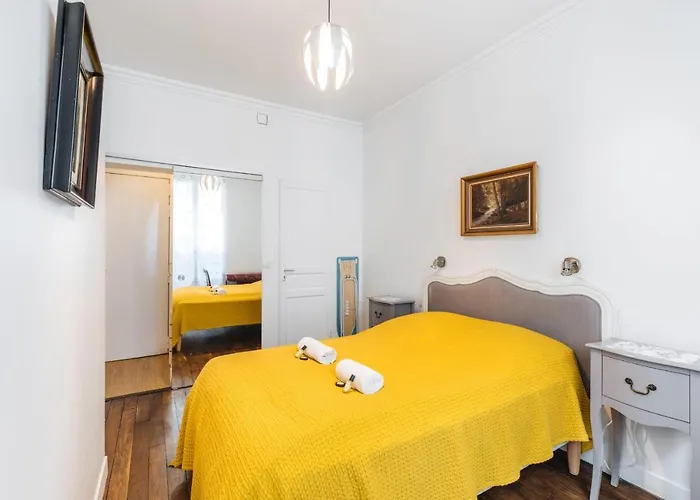34m Well Located - Montmartre District باريس